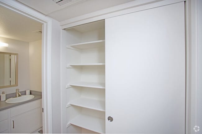 1HAB, 1BA - 580 ft² - Paseo 51