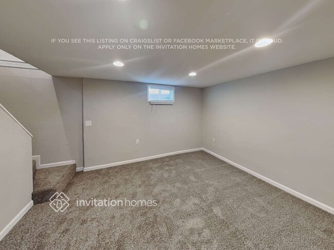 Photo - 387 Helena Cir