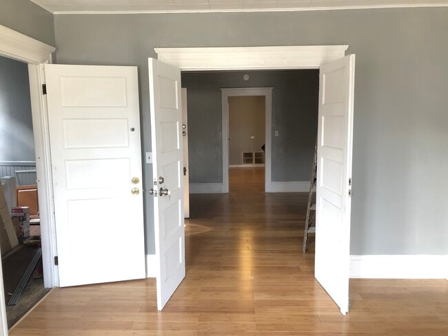 Photo - 4043 Saint Clair Ave