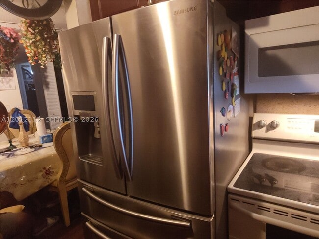 625 SW 20th Ct Unidad 8A