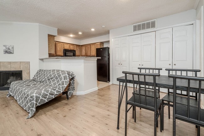 Photo - 2300 Old Spanish Trl Unidad 1098