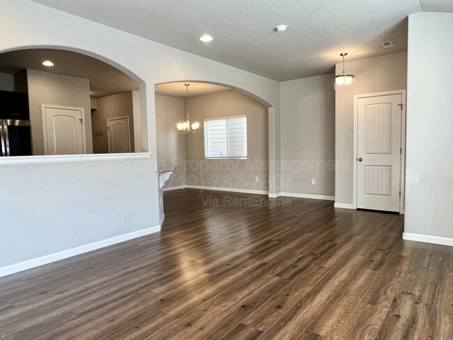 Photo - 2057 Birmingham Loop