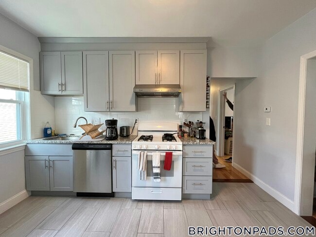 Photo - 29 Waverly St Unit 3