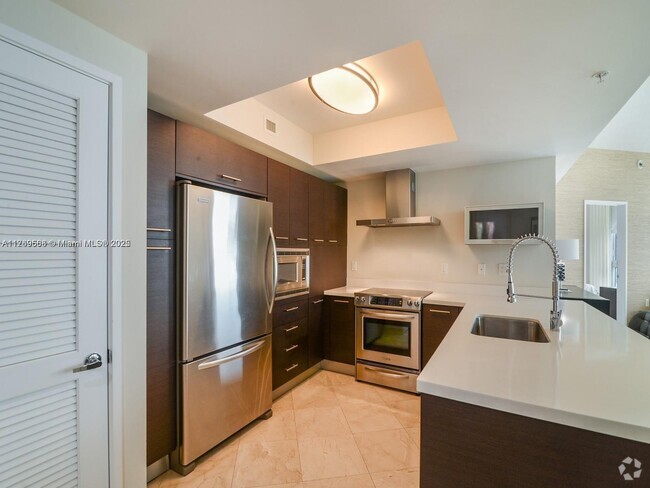 Building Photo - 150 Sunny Isles Blvd Unit # 1-1801 Rental