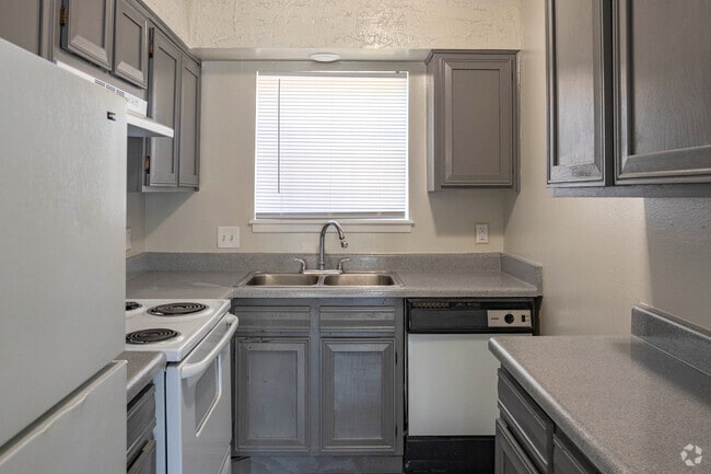 2BR, 1.5BA Town Home - 1240SF - Heritage House