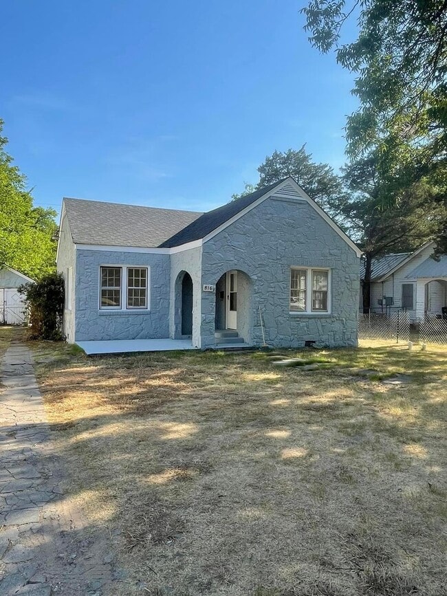 Building Photo - Rock 2 Bedroom home for Rent