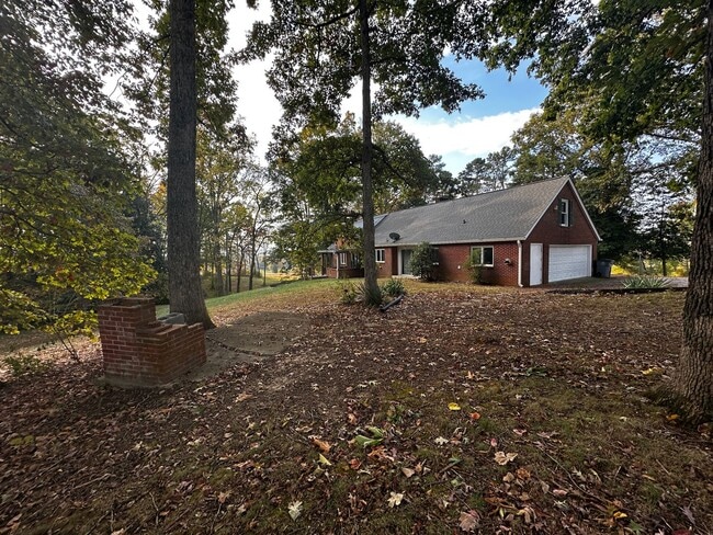 Photo - Spacious 3 bedroom/ 2.5 bath home near Exi...