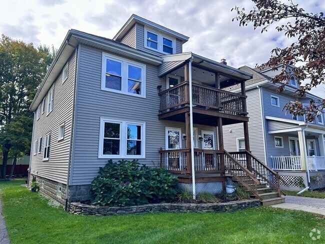 Building Photo - 772 Belmont St Unit 772 Rental