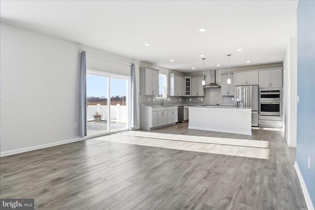 Photo - 889 Barksdale Dr