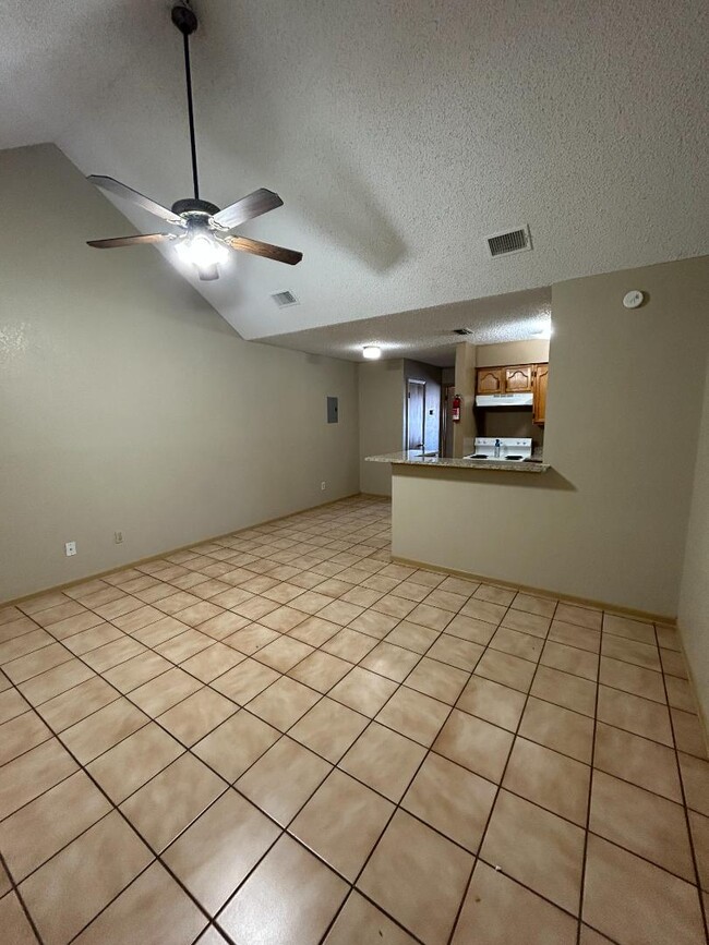 Building Photo - 2701 E Montgomery St