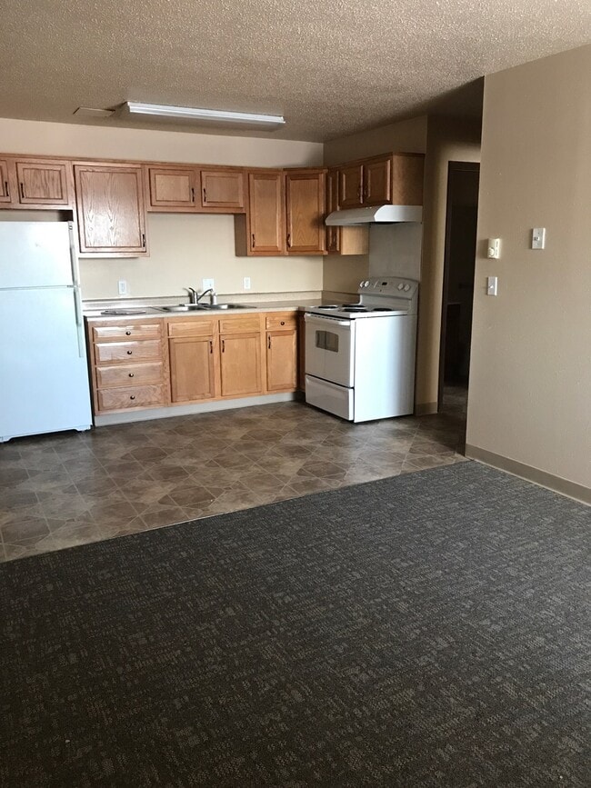 Building Photo - 328 Dewey St Rental