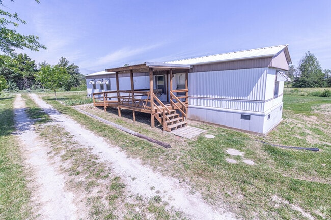 Building Photo - 16950 N Davis Rd Rental