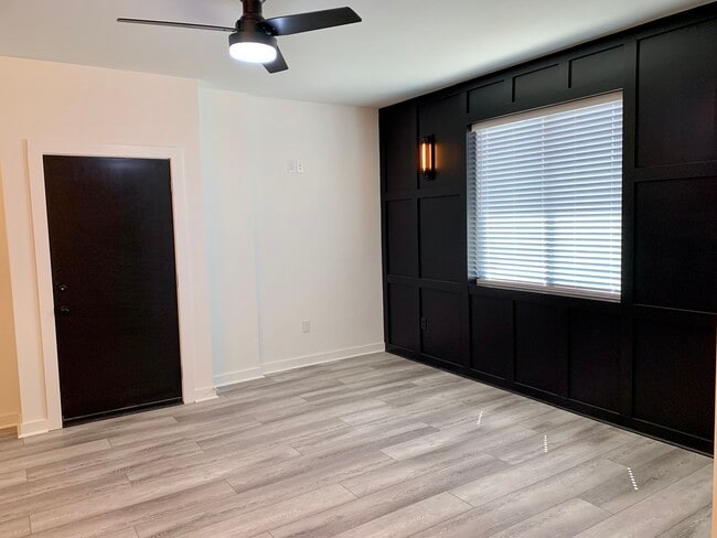 Photo - 2549 Saint Peter St Unidad 2551