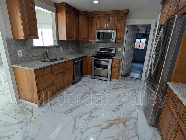 Photo - 5233 W 6600 S