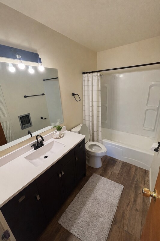 Photo - 2006 W Woodriver Dr