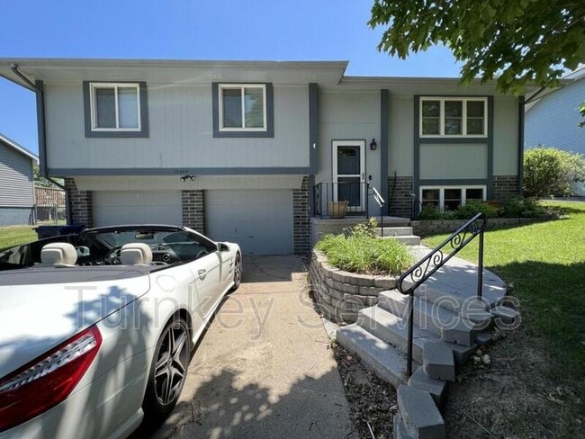 Building Photo - 13309 S 35th Ave