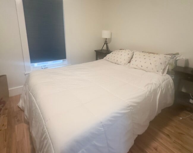 Building Photo - 25 Monroe St Unit 1