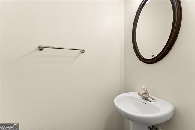 Photo - 5165 Sherwood Way