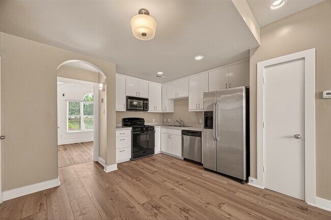 Photo - 5941 S Loop E Unit 104