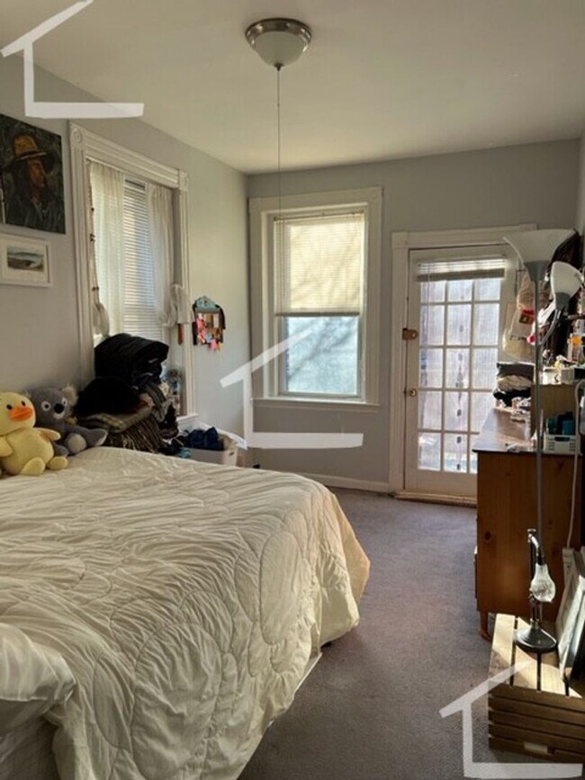 Photo - Gorgeous sunny apartment available now due to a lease break - great deal!