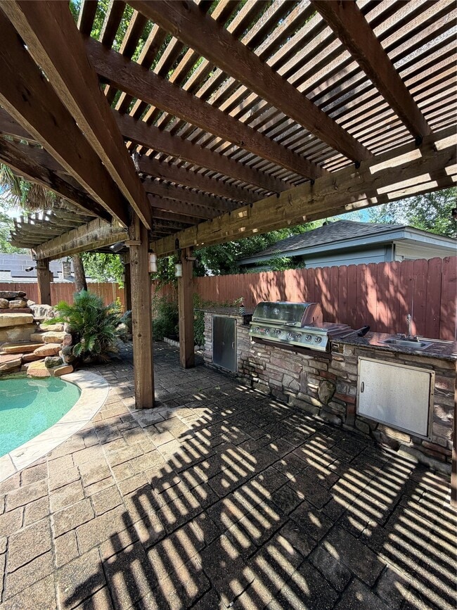 Photo - 1710 Castlerock Rd