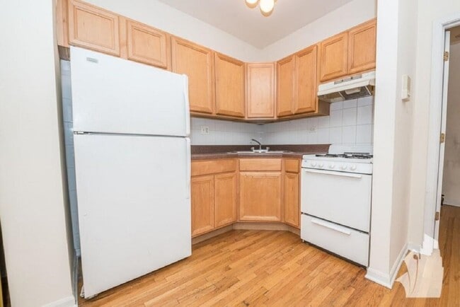 Photo - 914 W Dakin St Unit #210