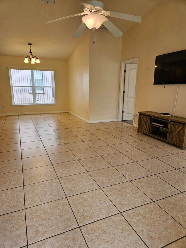 Photo - 297 Blue Jay Way