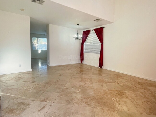 Photo - 2211 S Harper