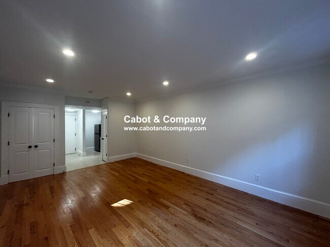 Photo - 231 Beacon St