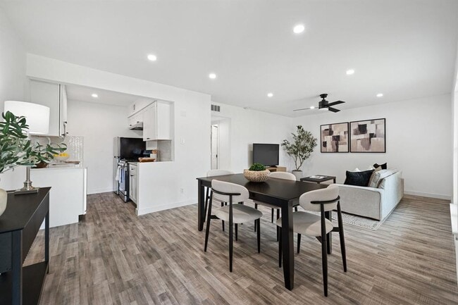 Photo - 5911 Sheridan Ave Unidad C203