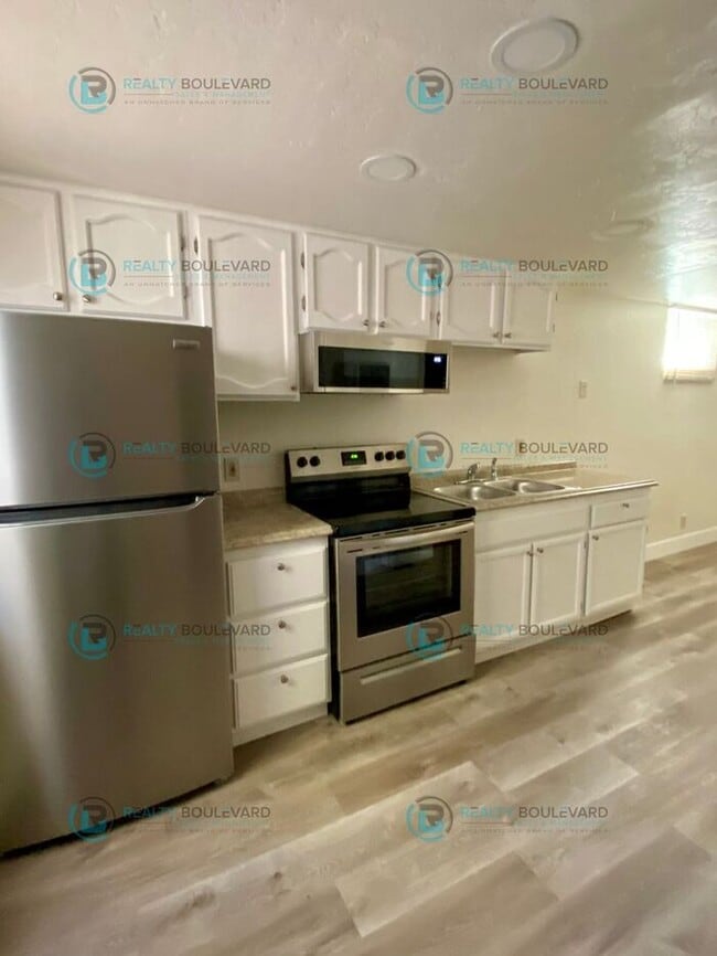 Photo - 1/2 Month Free! 1 Bedroom 1 Bath in Near Wells District/Midtown