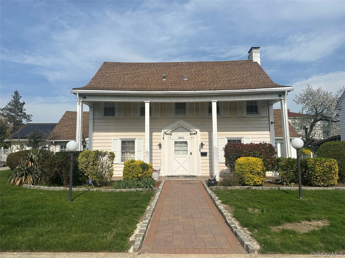 Photo - 88-65 192nd St