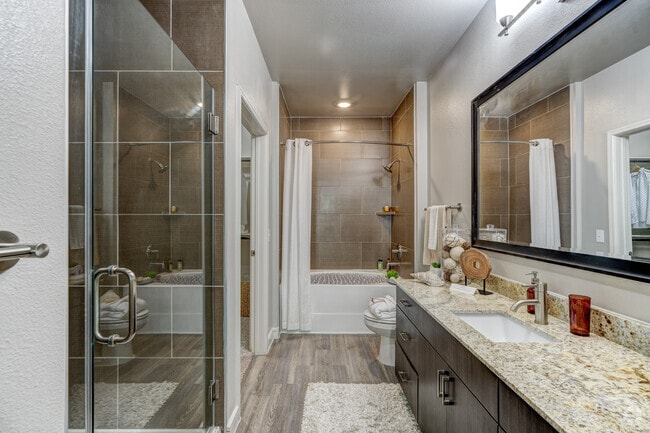 2BR, 2BA - 1,240SF - Bathroom