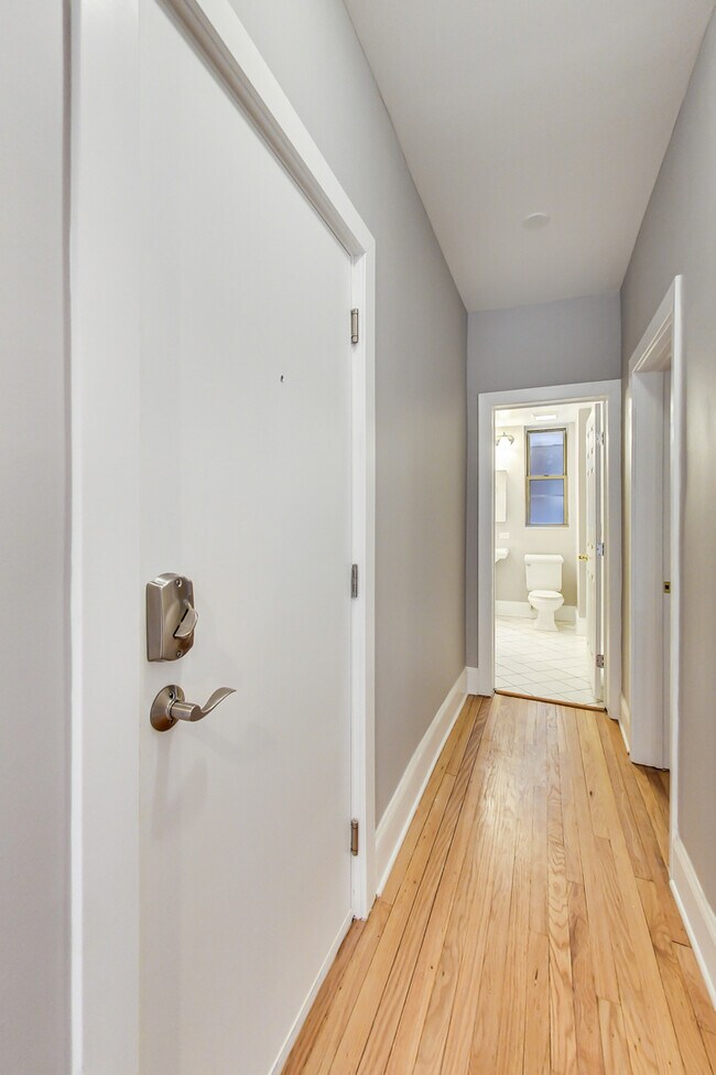 Photo - 932 Pleasant St Unidad 2W