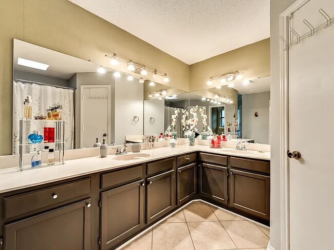 Photo - 515 Anice Ln
