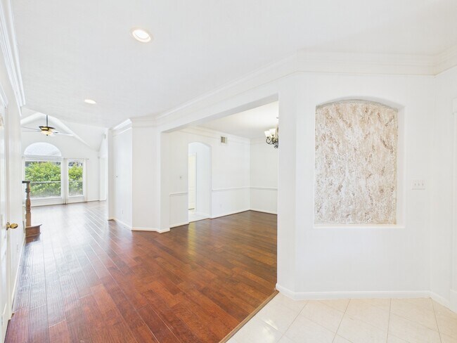 Photo - 5407 Lake Pl Dr