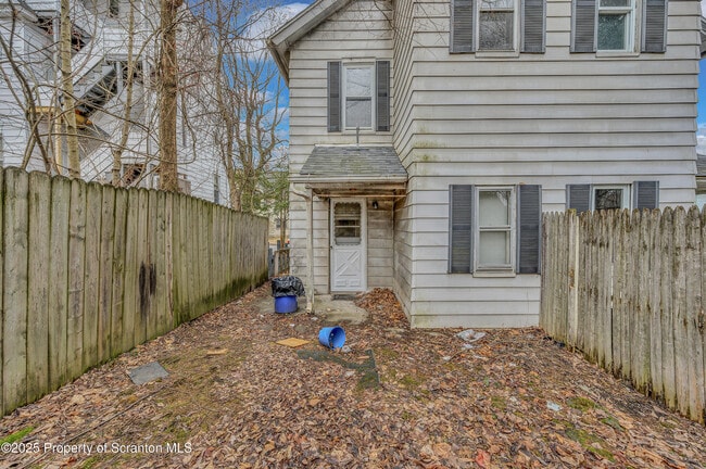 Photo - 821 Delaware St