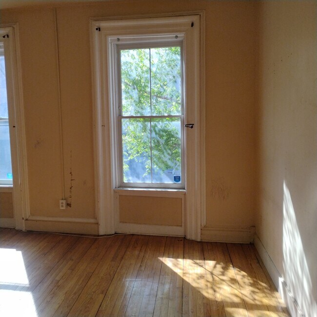 Photo - 96 Grand St