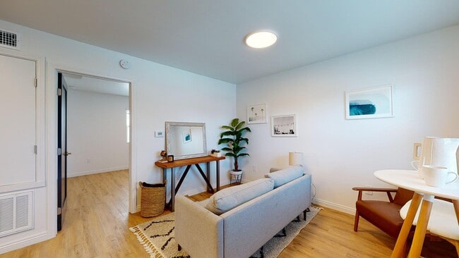 Photo - 2901 Bellevue