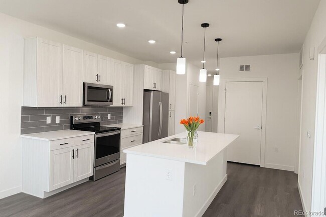 Building Photo - 4900 W 29th Ave Unit 305 Rental