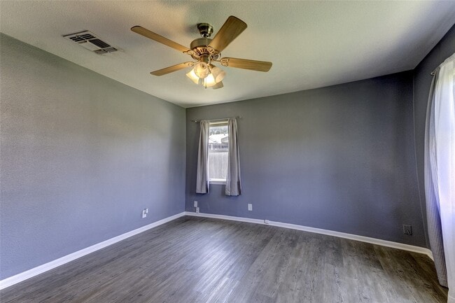 Photo - 1415 Phoenix Dr