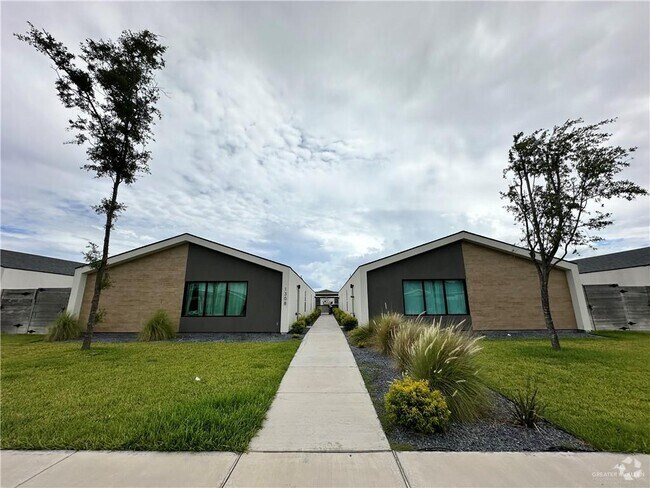Building Photo - 1308 E Iris Ave Unit 3 Rental