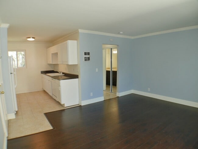Photo - 2850 Reynard Way