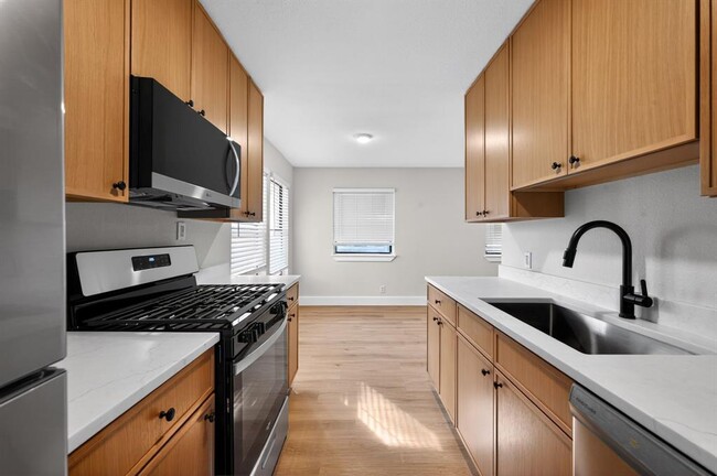 Photo - 5928 Signal Point