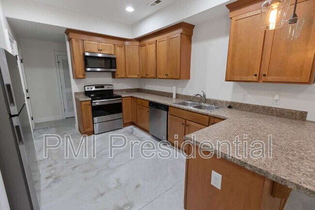 Photo - 1107 N 27th St