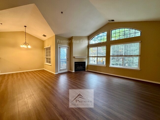 2195 Alicia Point
