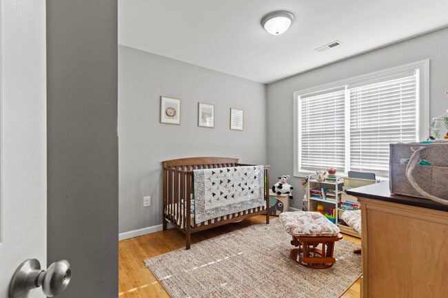 Photo - 1710 Charles St