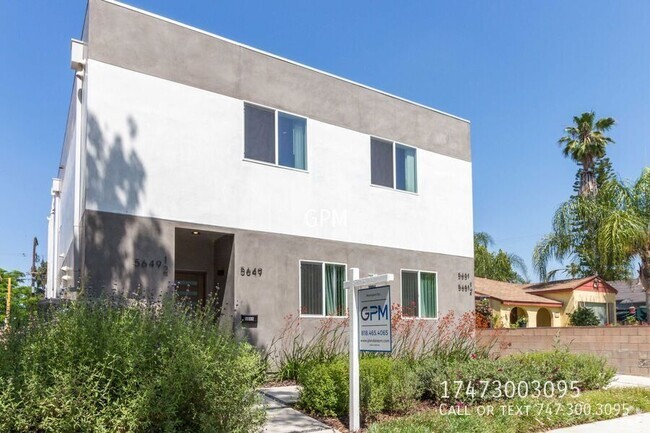 Building Photo - Modern 3BR Townhome in NOHO! Unit 5651