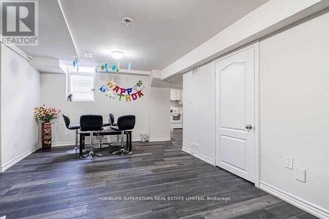 Photo - 75 Parkside Dr