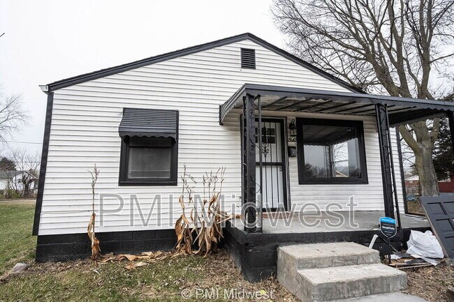 Photo - 2842 N Keystone Ave House